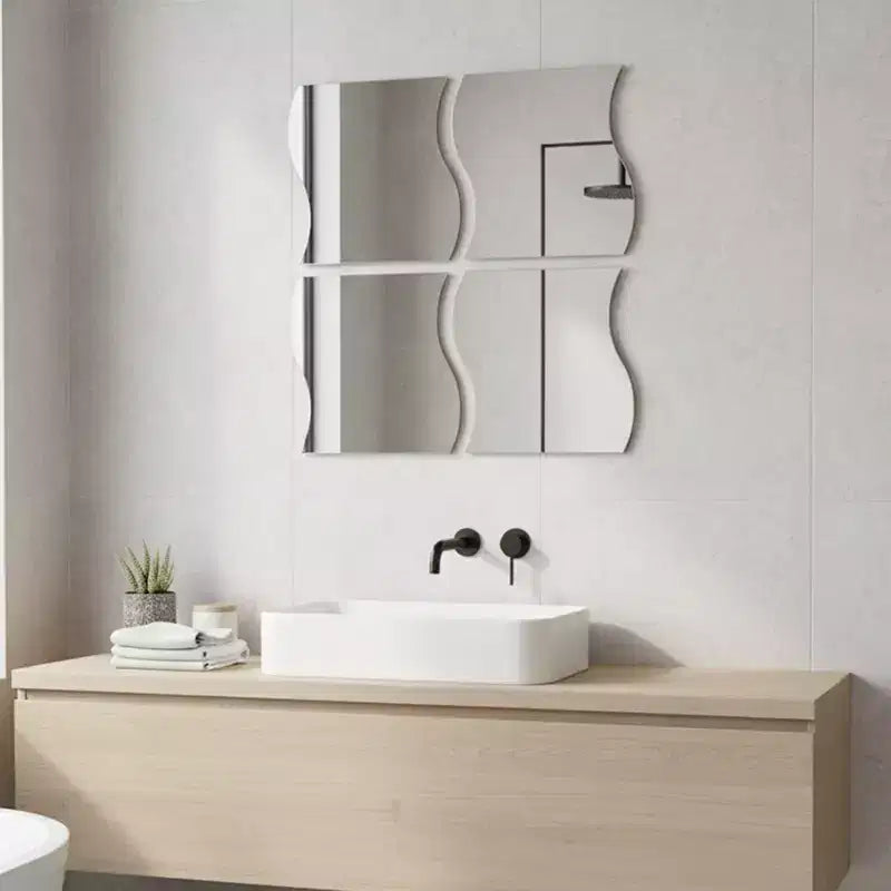 Lot de 4 grands miroirs décoratifs autocollants French Home Goods, disponibles en 3 formes – Parfaits pour une décoration murale moderne dans n'importe quelle pièce.