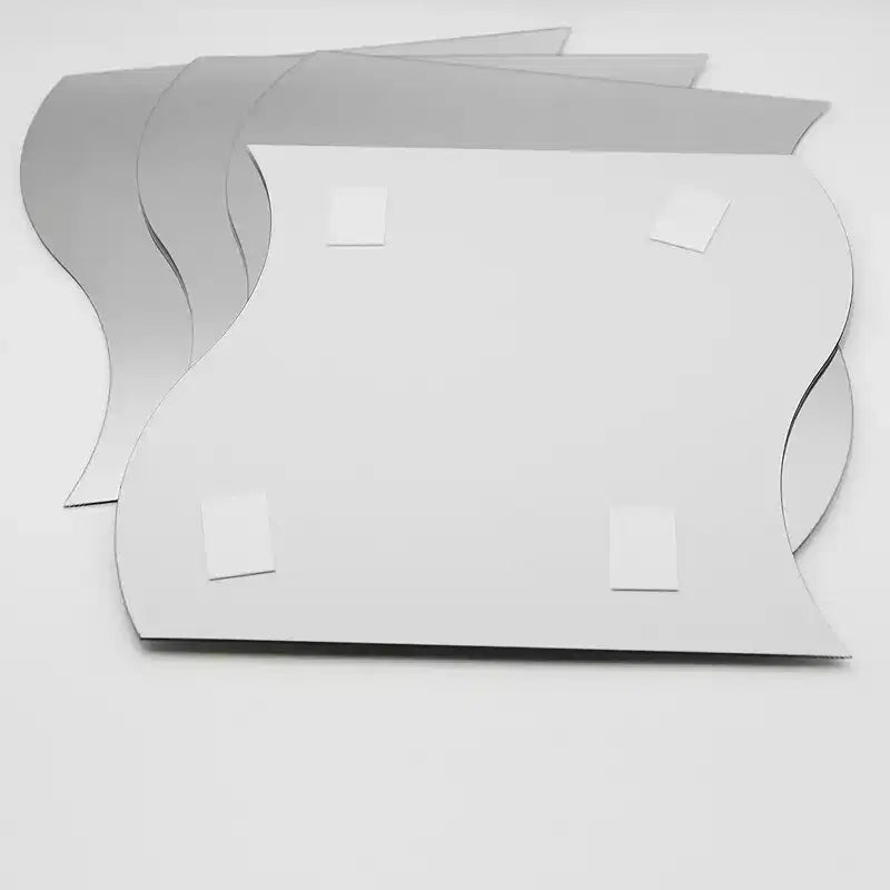 Lot de 4 grands miroirs décoratifs autocollants French Home Goods, disponibles en 3 formes – Parfaits pour une décoration murale moderne dans n'importe quelle pièce.